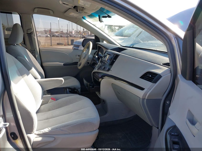 2011 Toyota Sienna Le V6