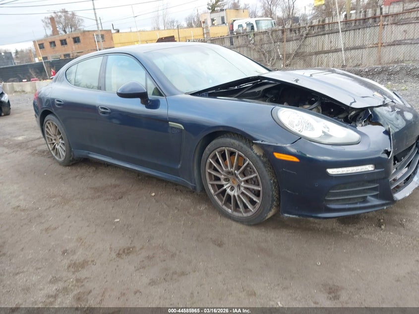 2016 Porsche Panamera 4