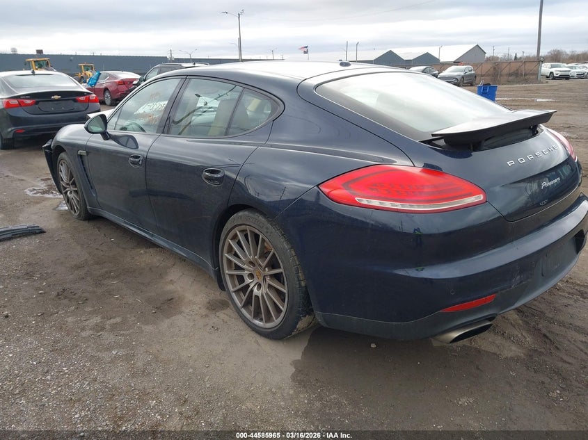 2016 Porsche Panamera 4