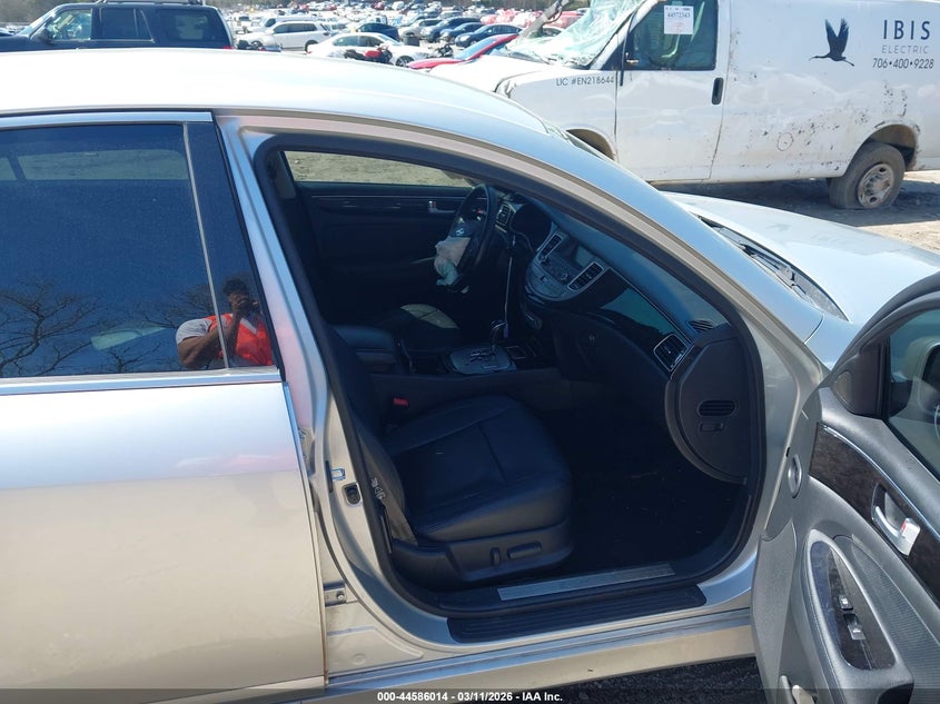 2013 Hyundai Genesis 3.8