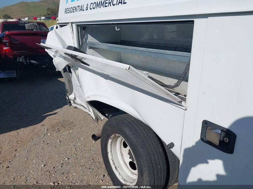 2019 Ford Econoline Cutaway White Lot 111044586063 Vin 1FDWE3F68KDC02052