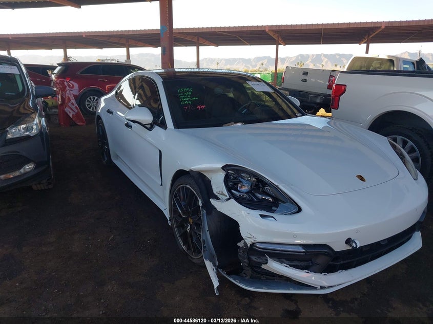 PORSCHE PANAMERA 4