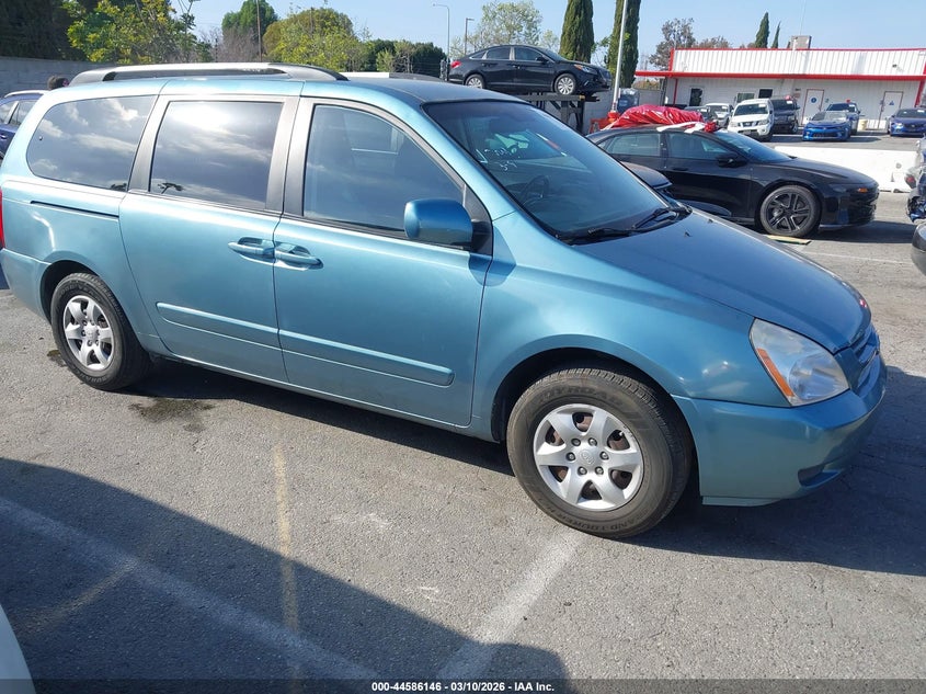 2009 Kia Sedona Lx