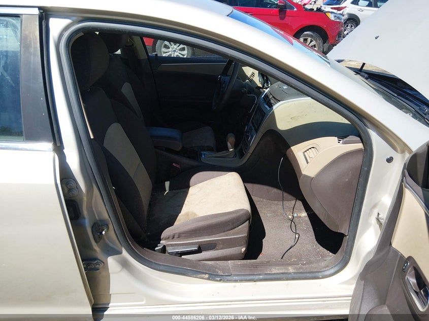 2010 CHEVROLET MALIBU auction photo 5