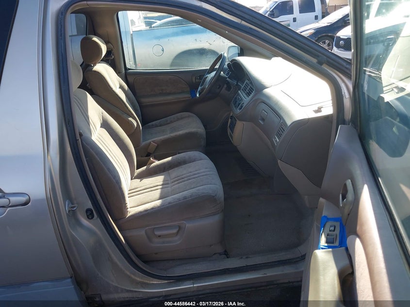 2001 Toyota Sienna Le