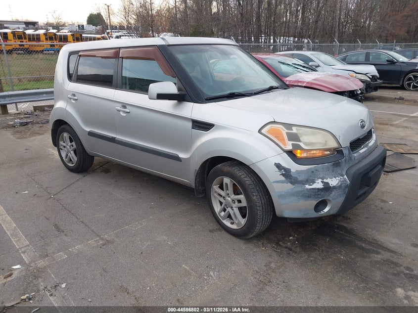 2011 Kia Soul +