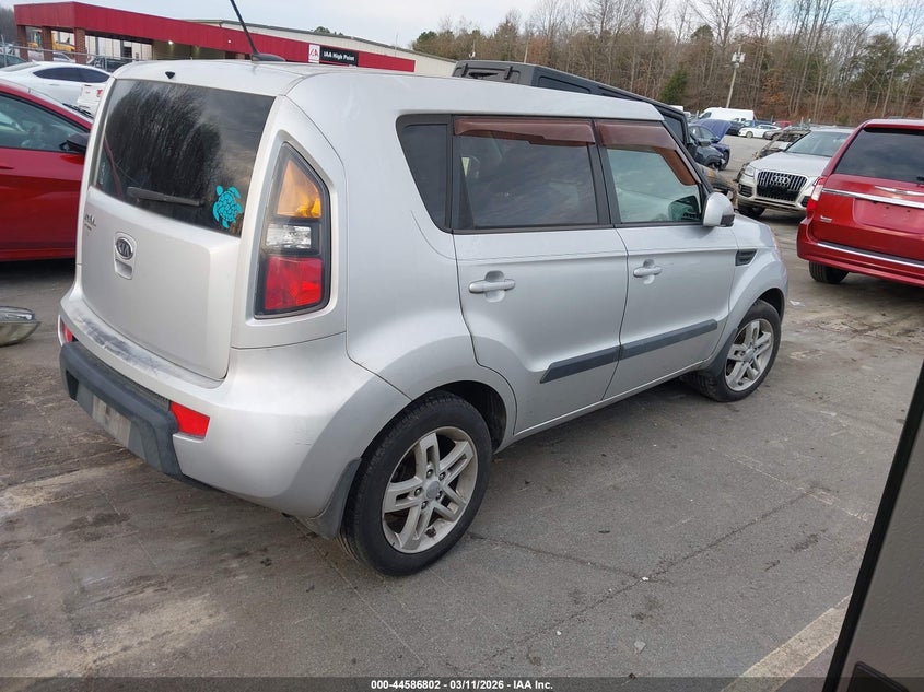 2011 Kia Soul +