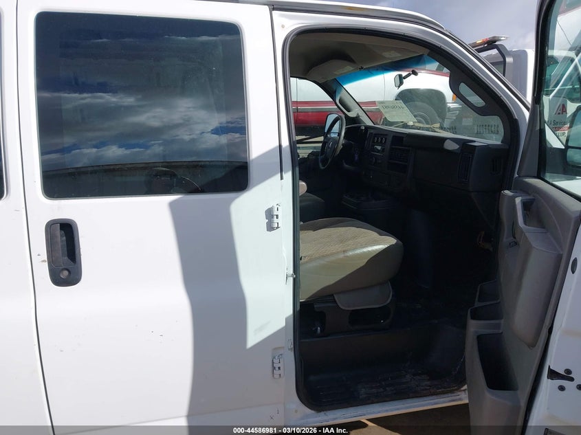 2017 GMC Savana 2500 Work Van