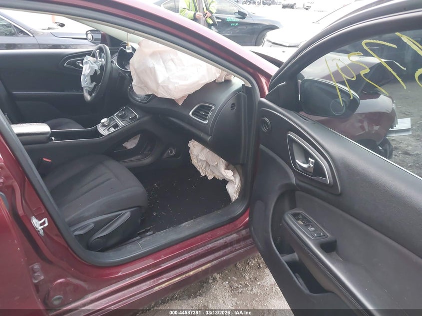 2015 Chrysler 200 Limited