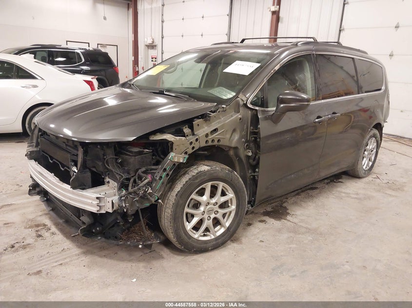 2022 Chrysler Pacifica Touring L