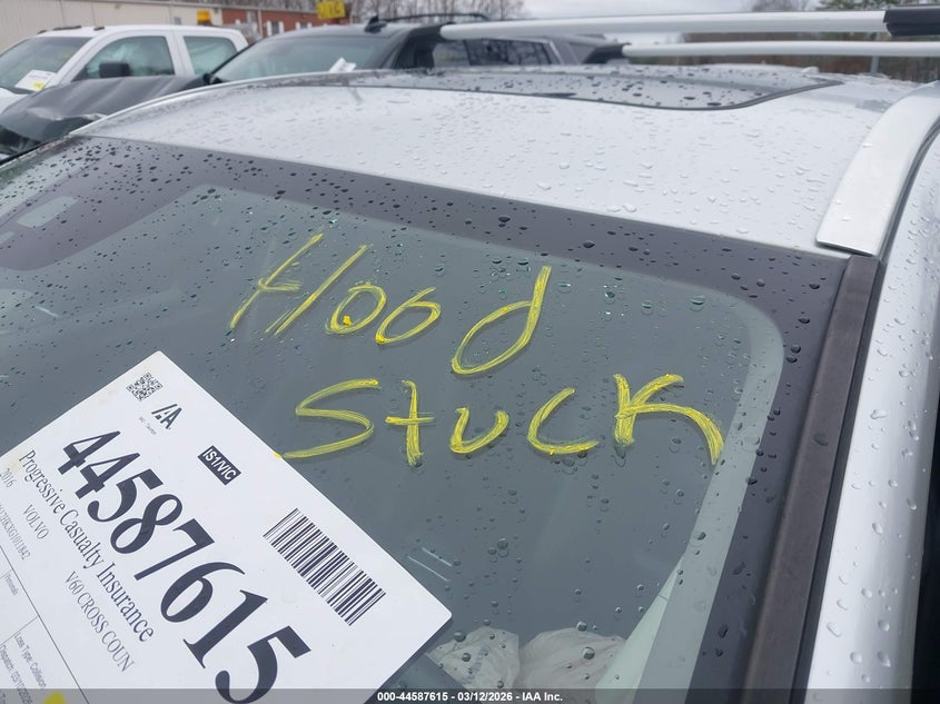 2016 Volvo V60 Cross Country T5 VIN: YV4612HKXG1011842 Lot: 44587615