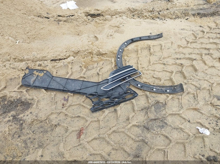 2016 Volvo V60 Cross Country T5 VIN: YV4612HKXG1011842 Lot: 44587615