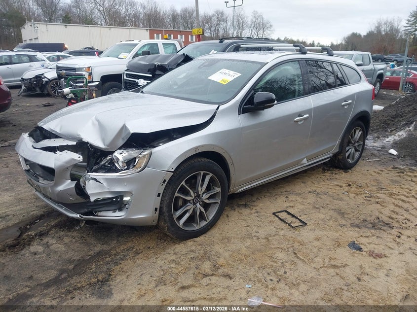 2016 Volvo V60 Cross Country T5