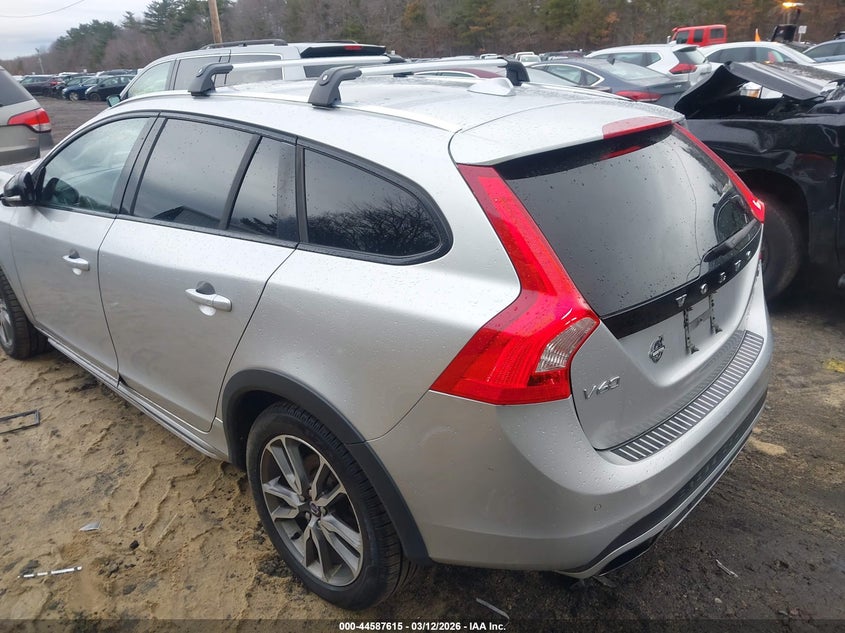 2016 Volvo V60 Cross Country T5