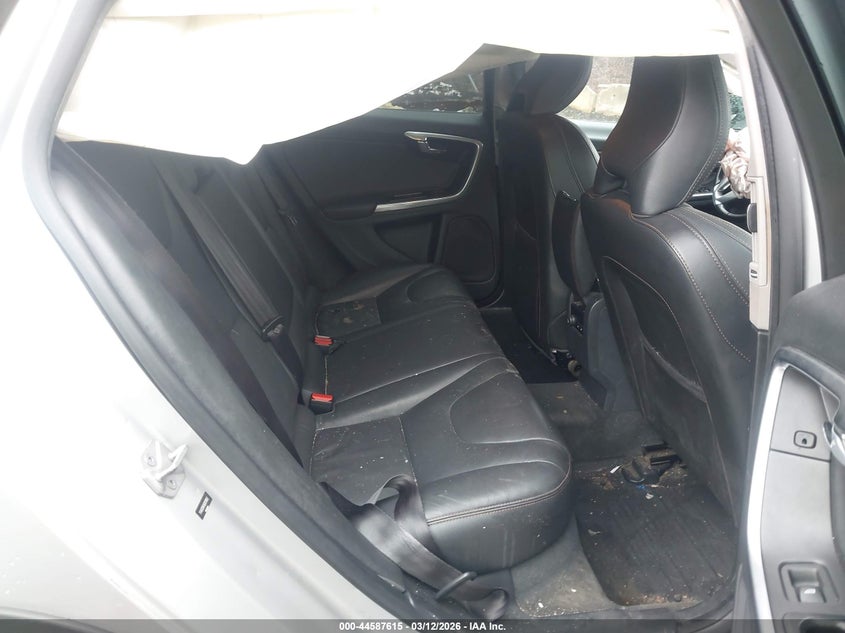 2016 Volvo V60 Cross Country T5 VIN: YV4612HKXG1011842 Lot: 44587615