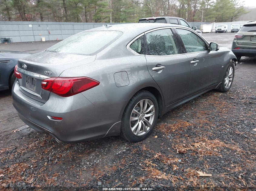 2018 Infiniti Q70 3.7X Luxe