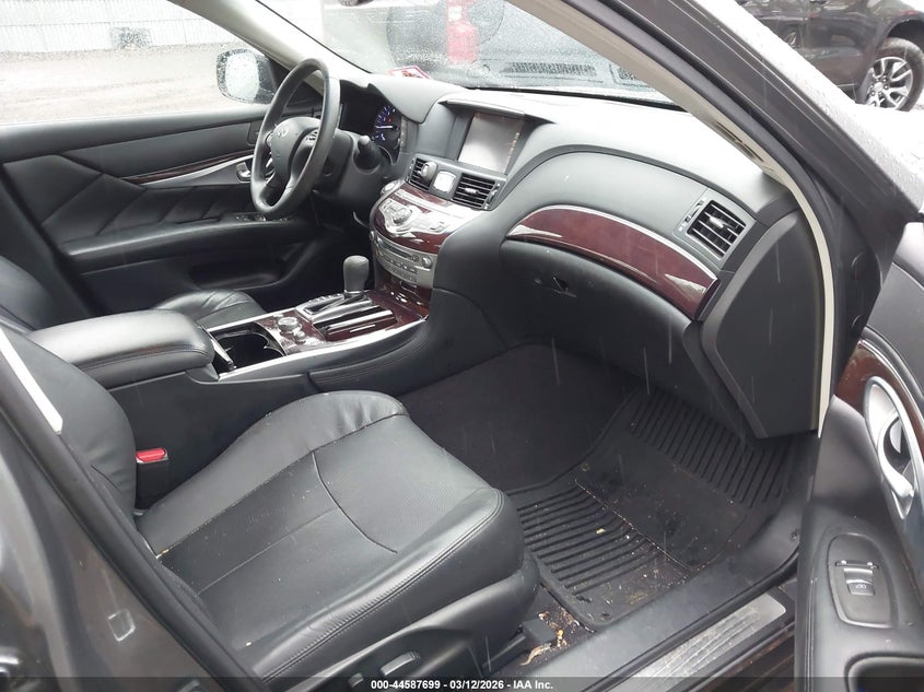 2018 Infiniti Q70 3.7X Luxe