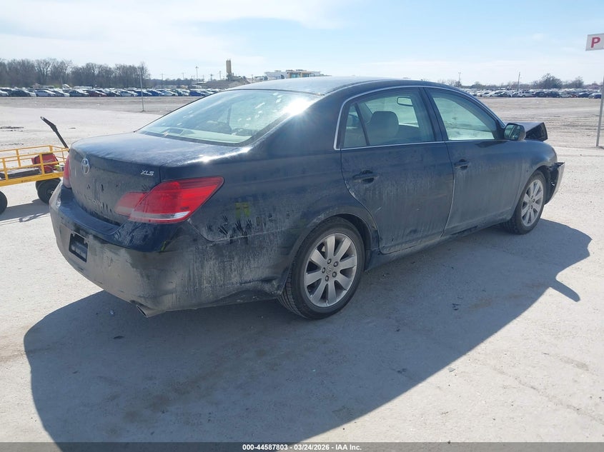 2005 Toyota Avalon Xls