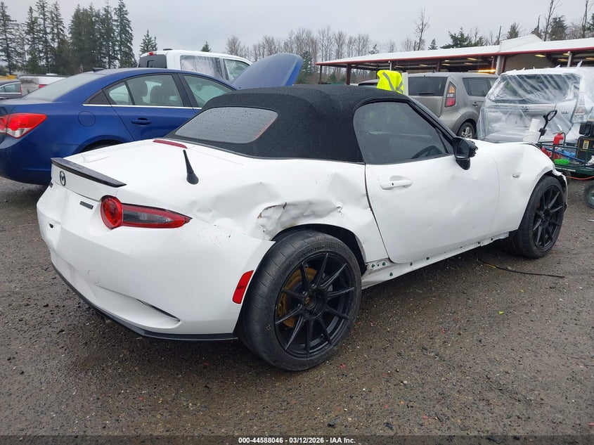 Vin: jm1ndac7xm0460684, lot: 45084950, mazda mx-5 miata club 20214