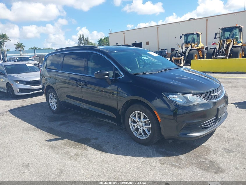 2020 Chrysler Voyager Lxi