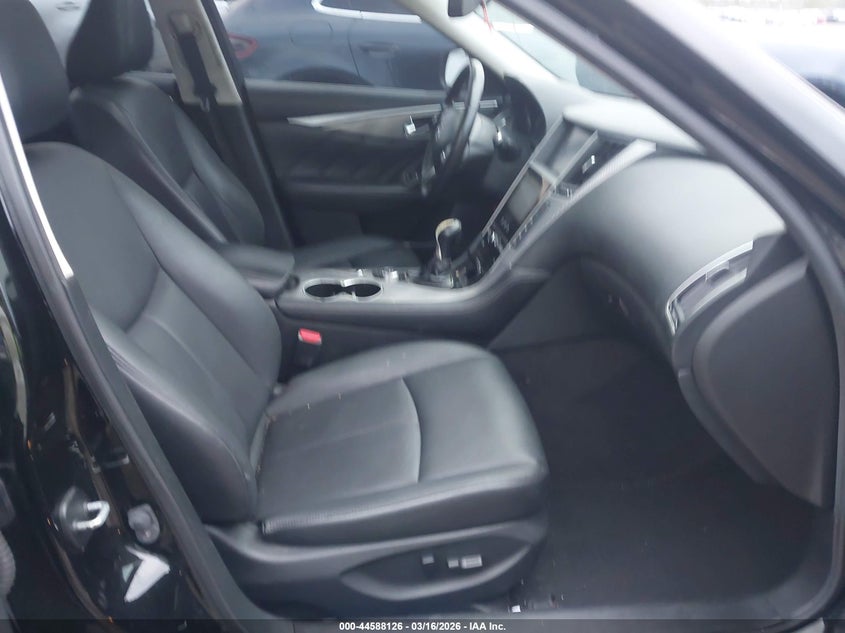 2015 Infiniti Q50 Premium