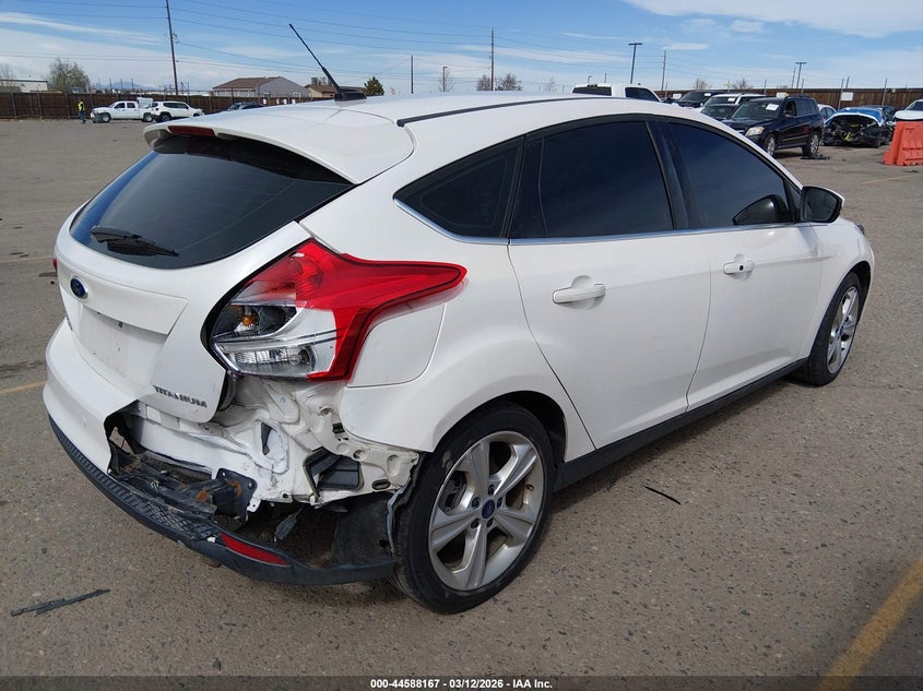 2012 Ford Focus 2.0 Titanium white Lot 111044588167 Vin 1FAHP3N26CL468351