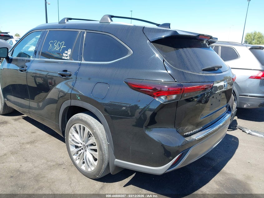2024 Toyota Highlander Hybrid Platinum