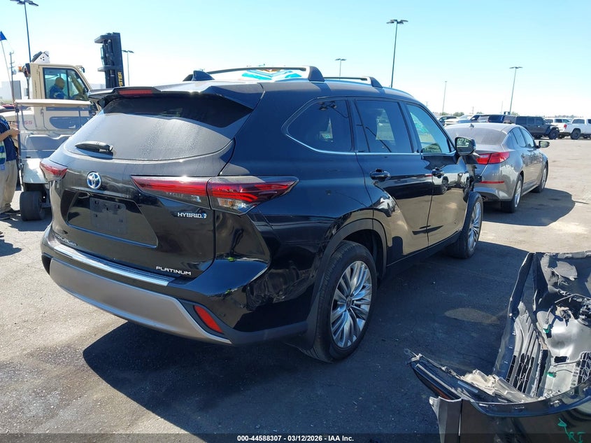 2024 Toyota Highlander Hybrid Platinum