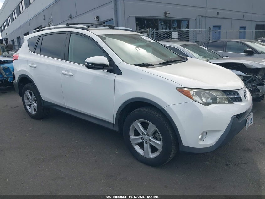 2014 TOYOTA RAV4 XLE