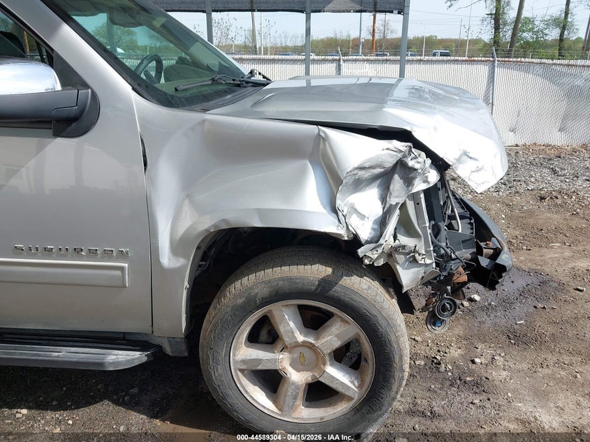 2013 Chevrolet Suburban 1500 Lt VIN: 1GNSKJE78DR361399 Lot: 44589304