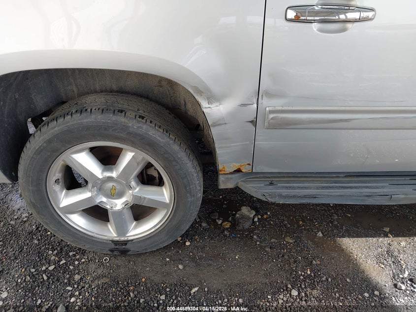 2013 Chevrolet Suburban 1500 Lt VIN: 1GNSKJE78DR361399 Lot: 44589304