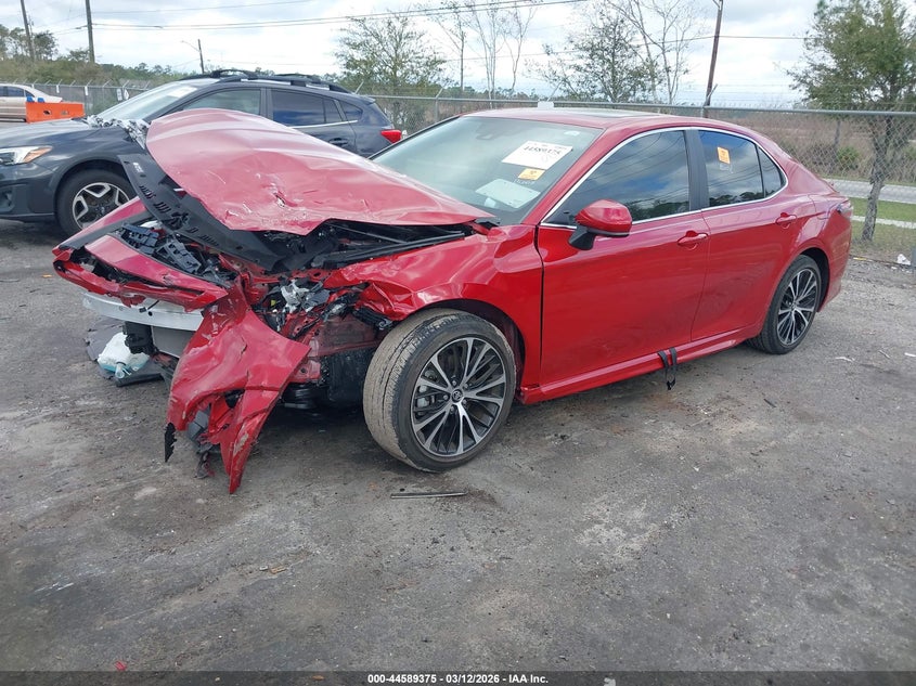 2020 Toyota Camry Se