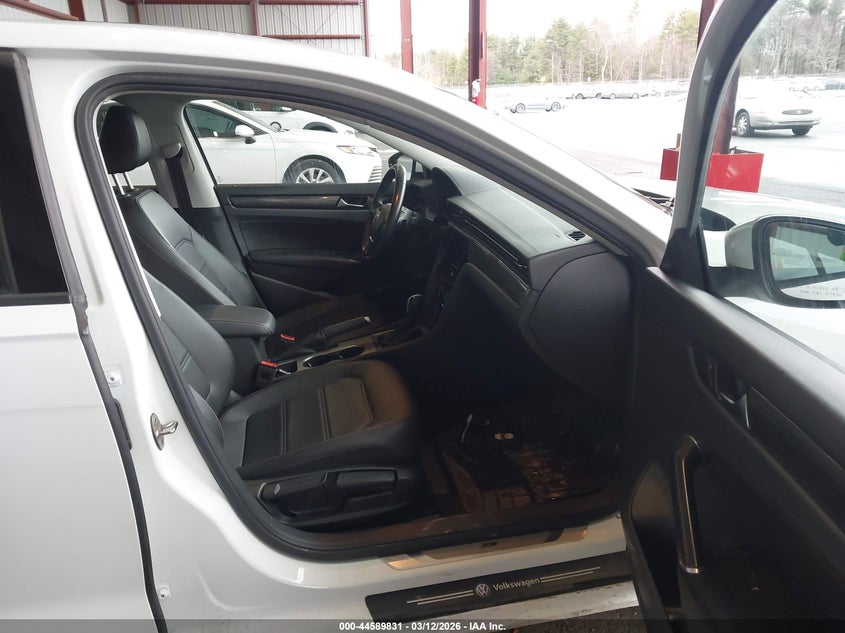 2020 Volkswagen Passat 2.0T R-Line