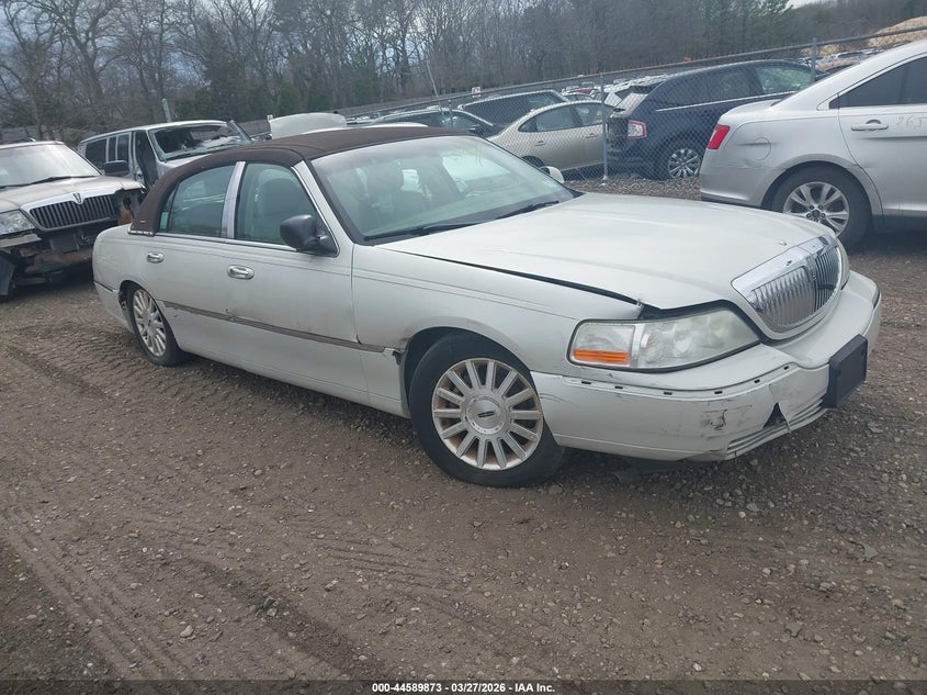 2004 LINCOLN TOWN CAR SIGNATURE