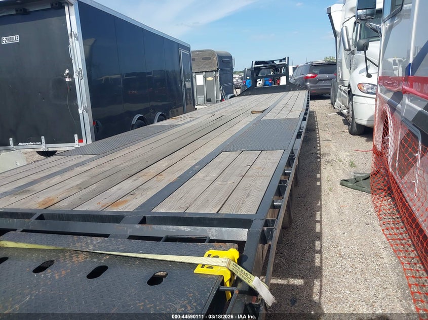 2026 PJ TRAILERS FLATBED GOOSENECK TRAILER (VIN: 4P53F492XT1424801