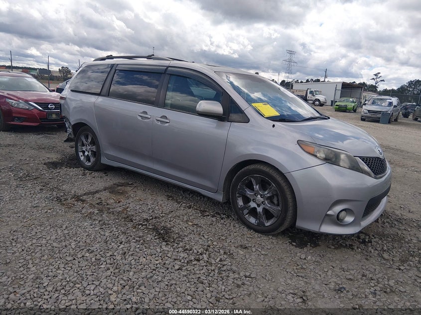 2011 Toyota Sienna Se