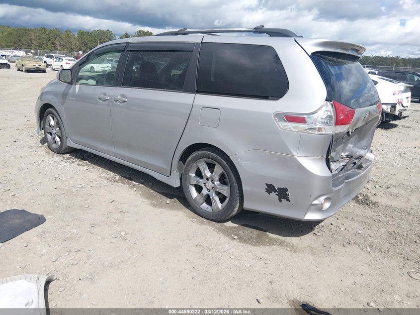 2011 Toyota Sienna Se