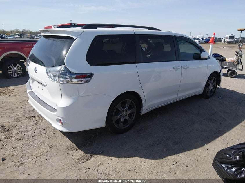 2017 Toyota Sienna Se Premium 8 Passenger