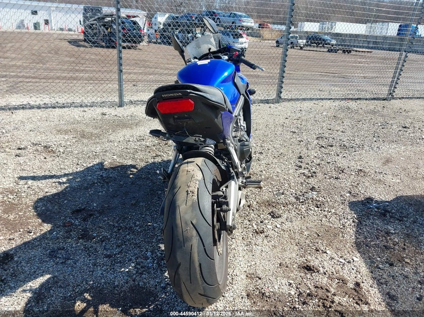 2015 Honda Cbr650 F VIN: MLHRC7406F5100579 Lot: 44590412