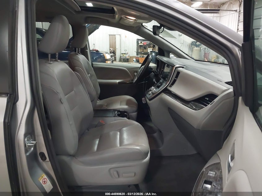 2018 Toyota Sienna Xle 8 Passenger