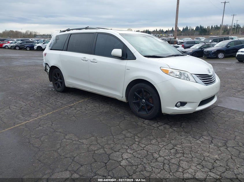 2016 TOYOTA SIENNA XLE 7 PASSENGER