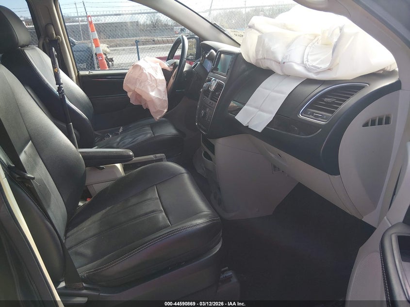 2014 Chrysler Town & Country Touring