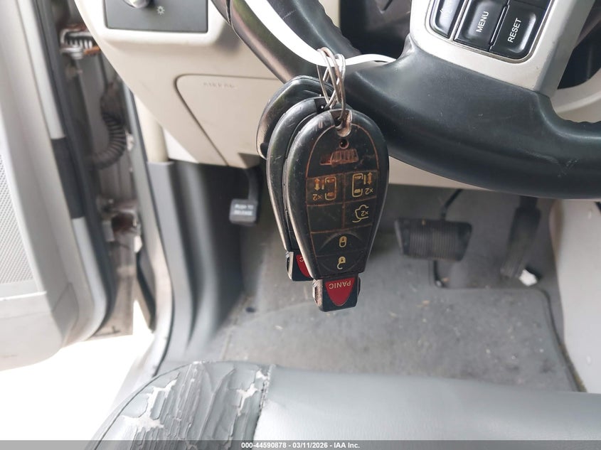 2011 Volkswagen Routan Se VIN: 2V4RW3DG9BR642665 Lot: 44590878