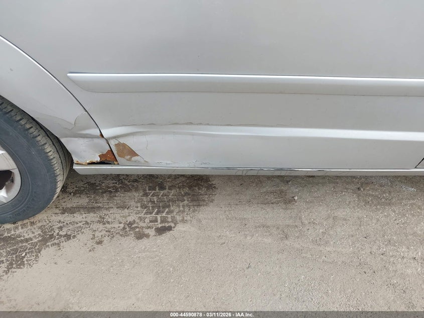 2011 Volkswagen Routan Se VIN: 2V4RW3DG9BR642665 Lot: 44590878