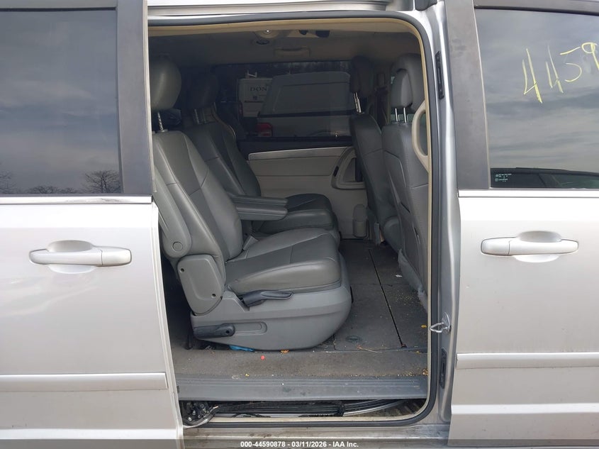 2011 Volkswagen Routan Se VIN: 2V4RW3DG9BR642665 Lot: 44590878