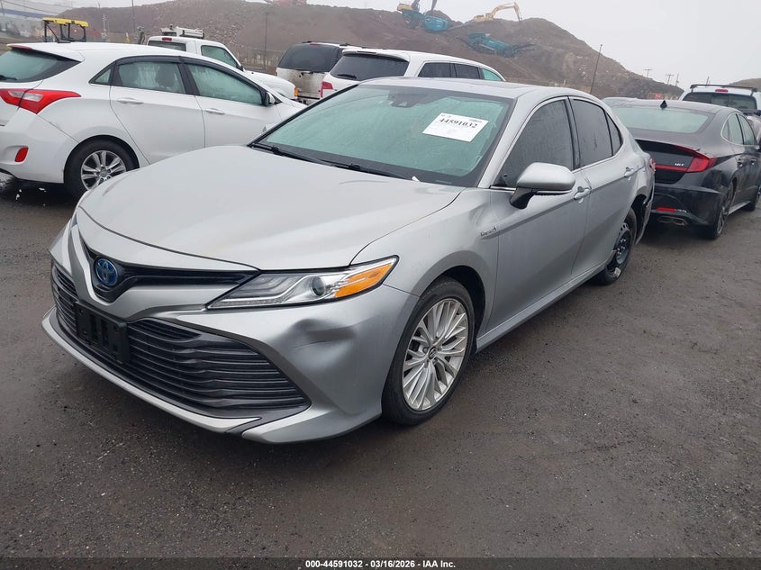 2019 Toyota Camry Hybrid Xle