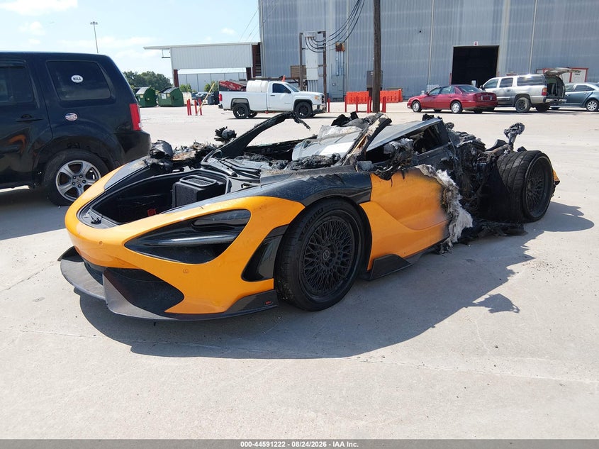 2020 McLaren 720S, Полностью сгорел, IAAI, VIN SBM14FCA9LW005156 — фото 2
