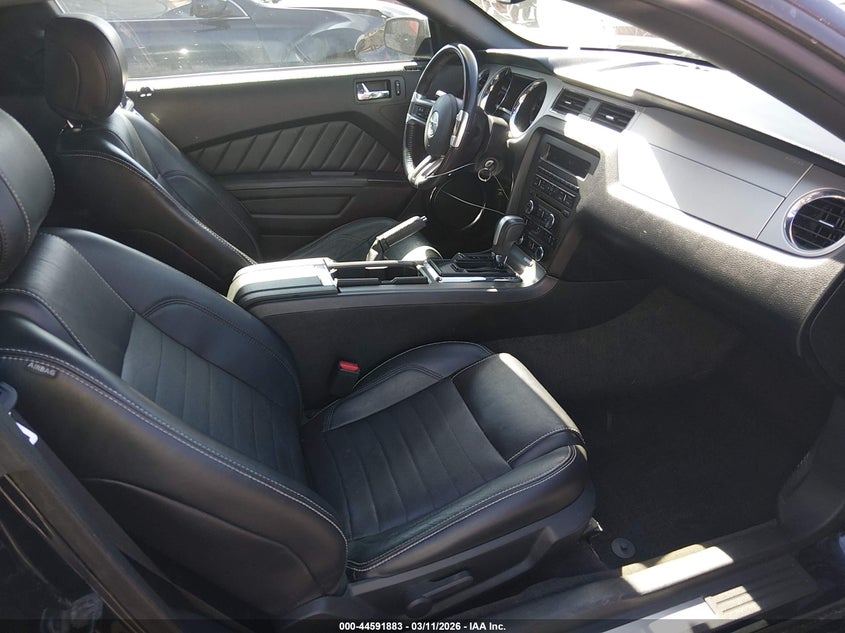 2013 Ford Mustang V6/V6 Premium