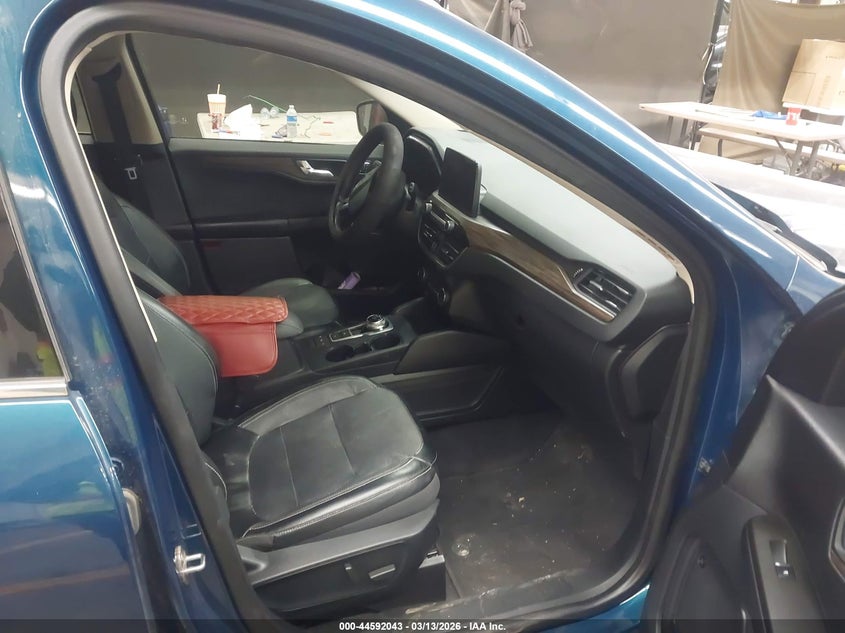 2020 Ford Escape Titanium Hybrid