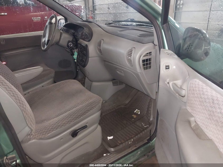 1999 Dodge Grand Caravan Se